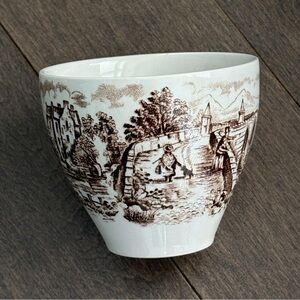 ENGLISH IRONSTONE TABLEWARE LTD. Castles Brown White Decorative Cup, England